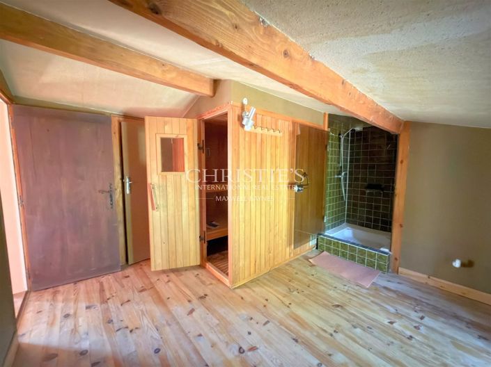 Image No.20-5 Bed House for sale