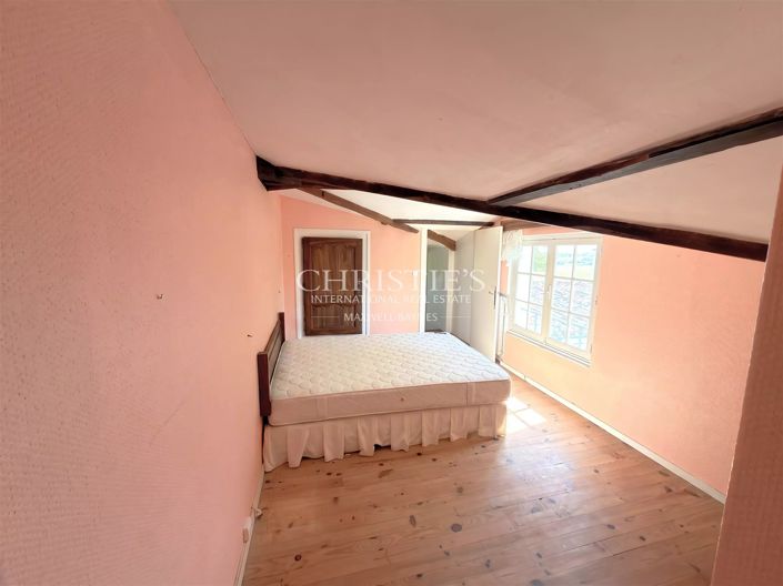 Image No.21-5 Bed House for sale