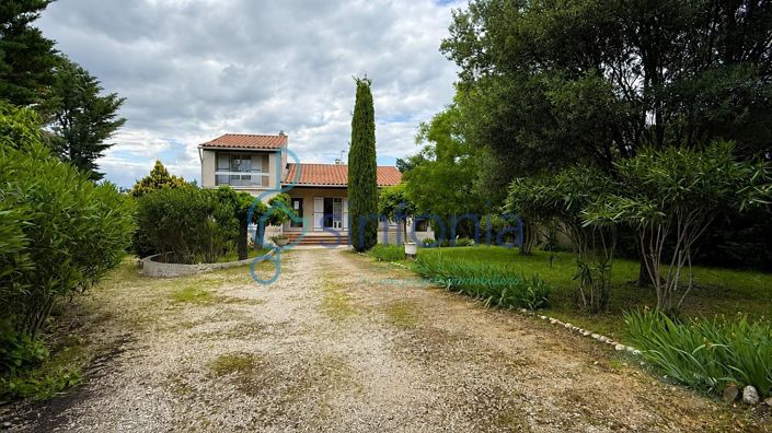 Image No.2-4 Bed House for sale