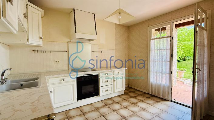 Image No.6-4 Bed House for sale