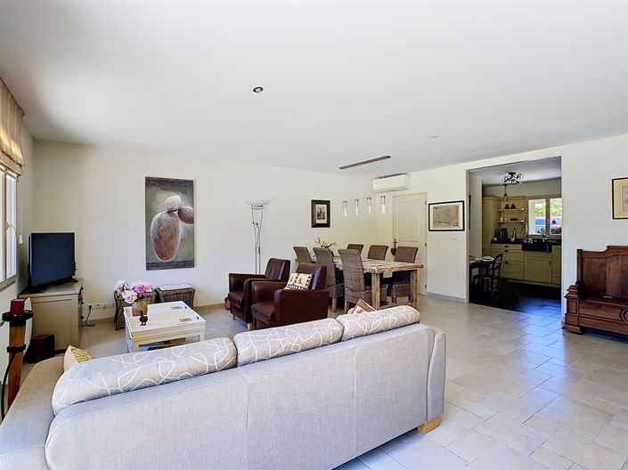 Image No.6-4 Bed House for sale