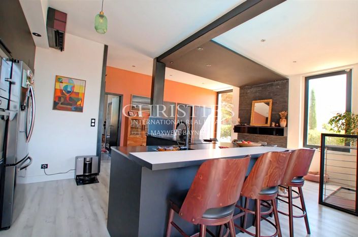 Image No.8-3 Bed House for sale