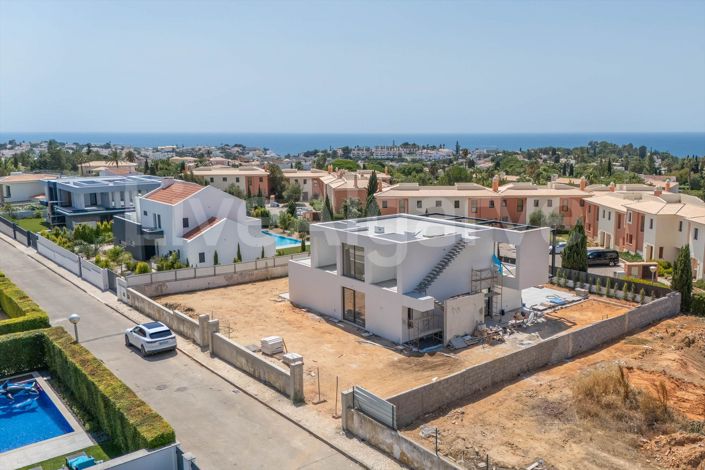 Image No.9-4 Bed House for sale
