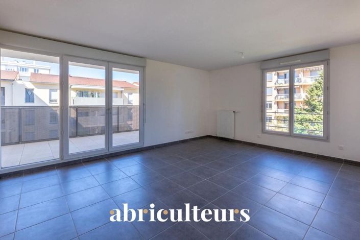Image No.11-3 Bed Apartment for sale