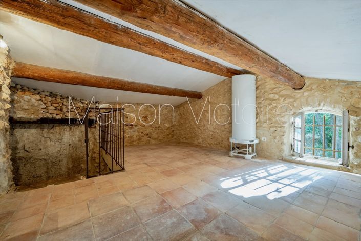 Image No.30-4 Bed House for sale