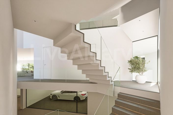 Image No.21-5 Bed House for sale