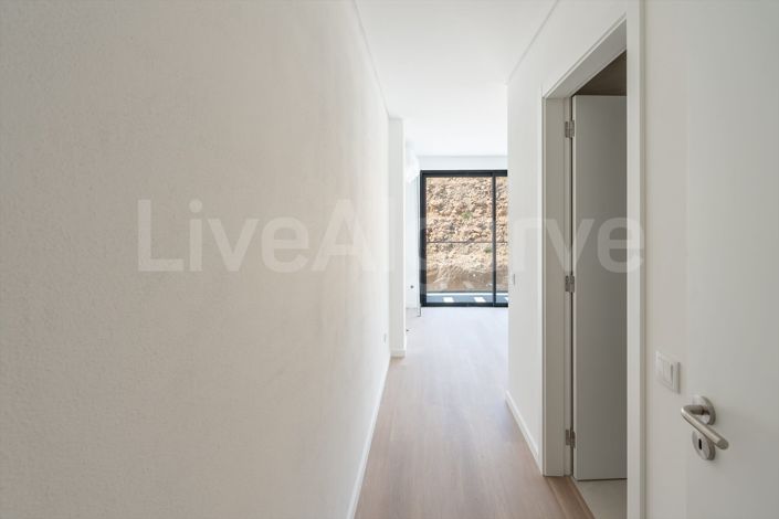 Image No.14-3 Bed Apartment for sale