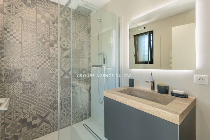 Image No.17-3 Bed Apartment for sale