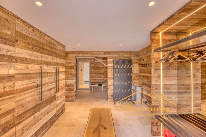 Image No.5-5 Bed Property for sale