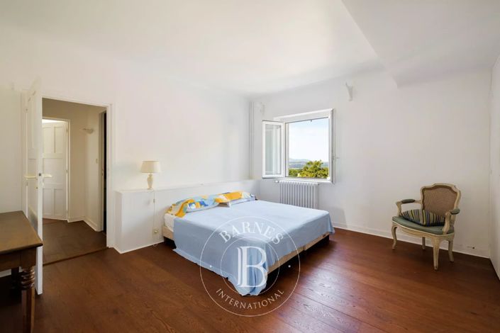 Image No.14-9 Bed House for sale