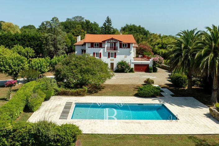 Image No.4-9 Bed House for sale