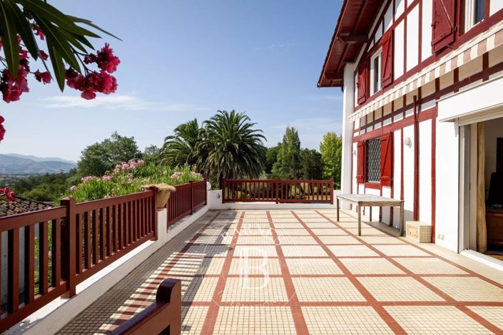 Image No.8-9 Bed House for sale