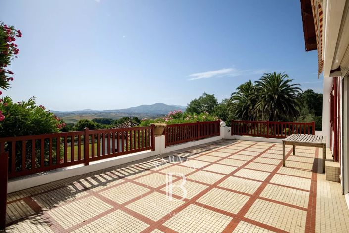 Image No.9-9 Bed House for sale