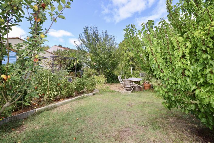 Image No.12-2 Bed House for sale