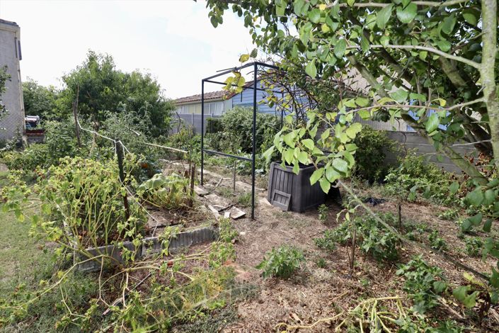 Image No.17-2 Bed House for sale