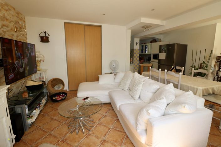 Image No.6-2 Bed House for sale