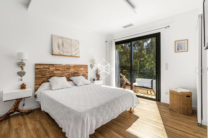 Image No.18-5 Bed House for sale