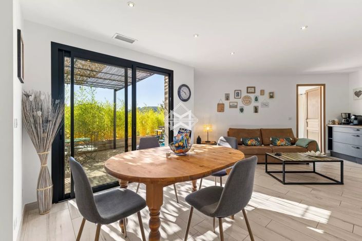 Image No.27-5 Bed House for sale