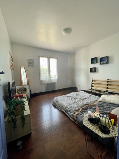 Image No.10-3 Bed House for sale
