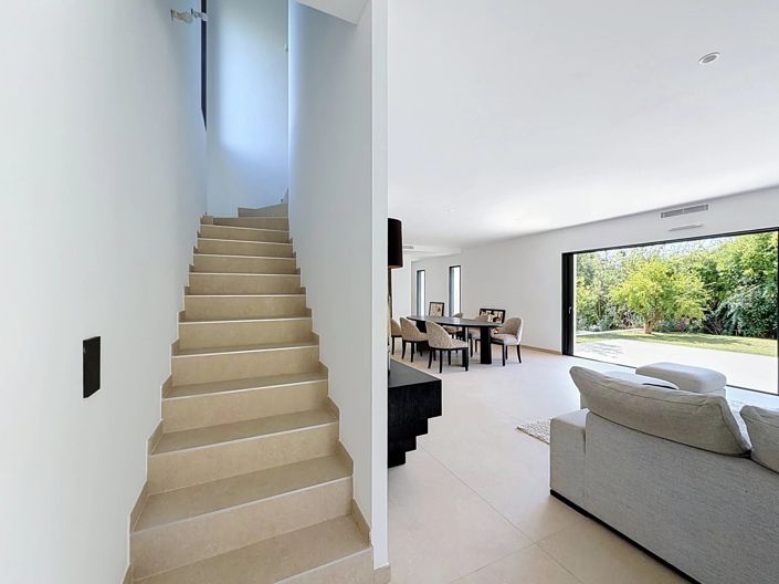 Image No.7-3 Bed House for sale