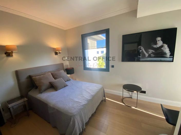 Image No.11-5 Bed House for sale