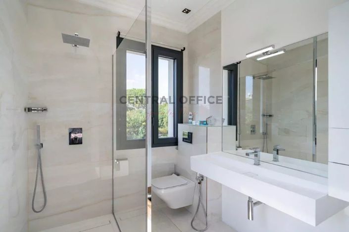 Image No.15-5 Bed House for sale