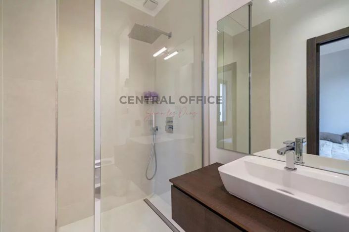 Image No.16-5 Bed House for sale