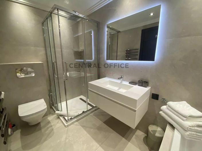 Image No.17-5 Bed House for sale