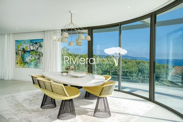 Image No.16-4 Bed House for sale