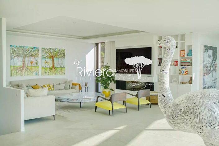 Image No.18-4 Bed House for sale