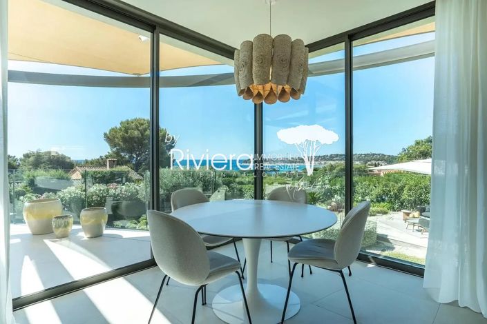 Image No.20-4 Bed House for sale