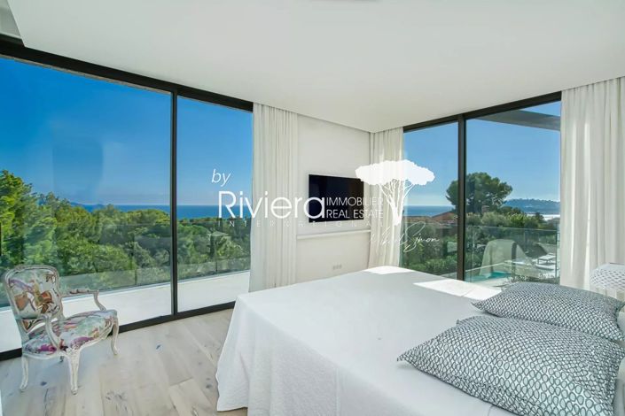 Image No.21-4 Bed House for sale