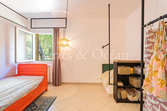 Image No.17-4 Bed House for sale