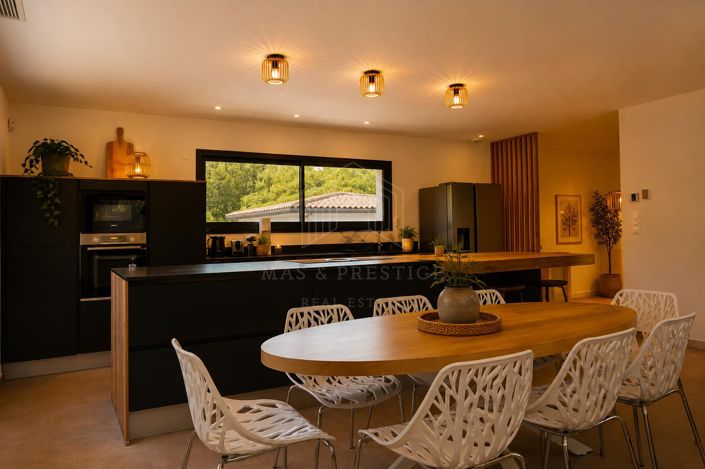 Image No.4-4 Bed House for sale