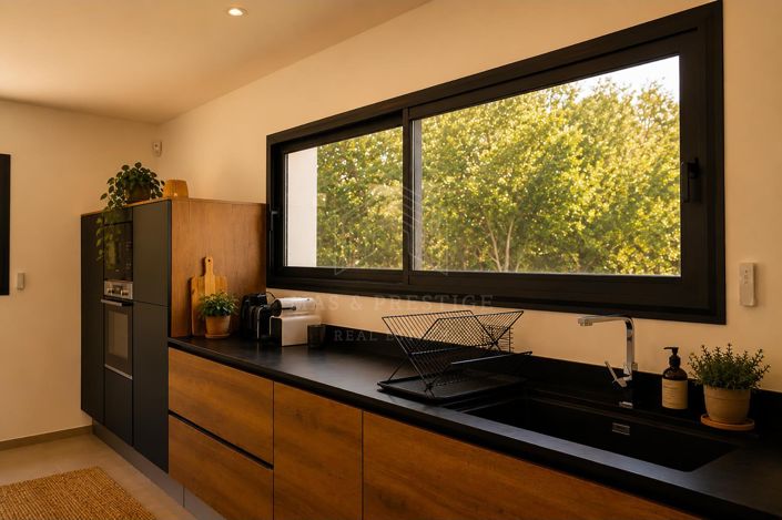 Image No.5-4 Bed House for sale