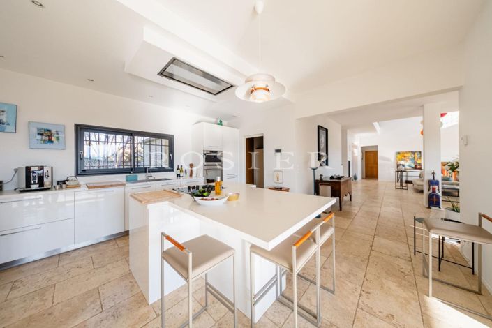 Image No.6-4 Bed House for sale