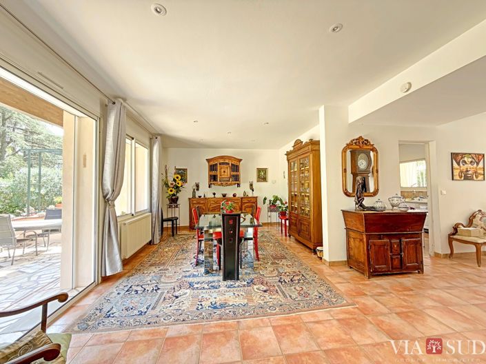 Image No.10-2 Bed House for sale