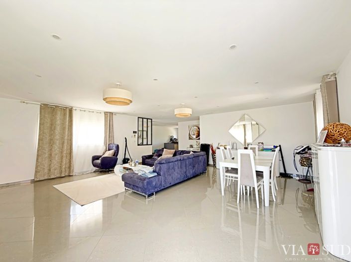 Image No.10-4 Bed House for sale