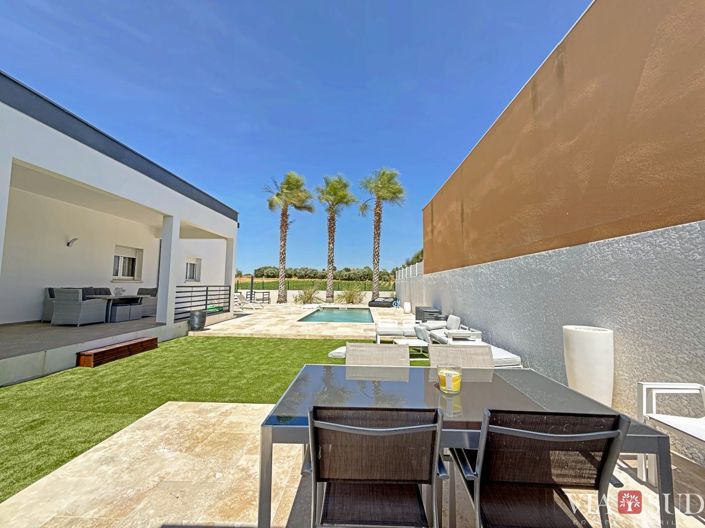 Image No.2-4 Bed House for sale