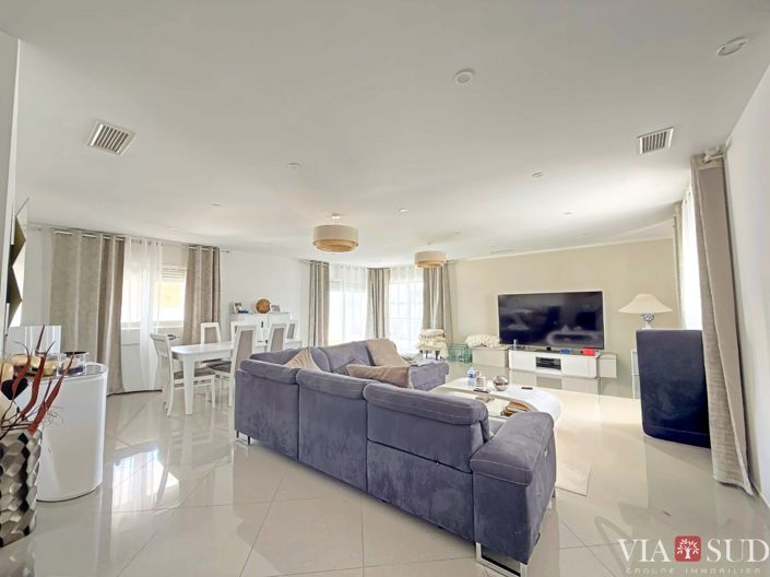 Image No.8-4 Bed House for sale