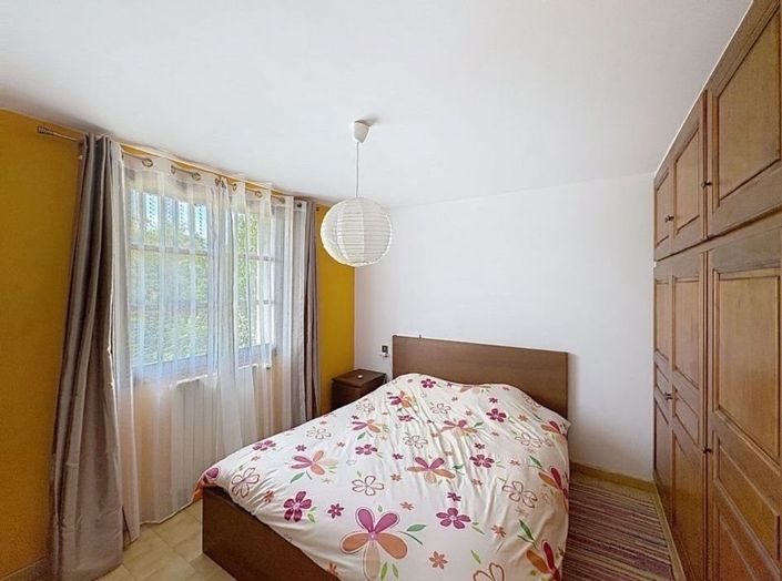 Image No.18-3 Bed House for sale