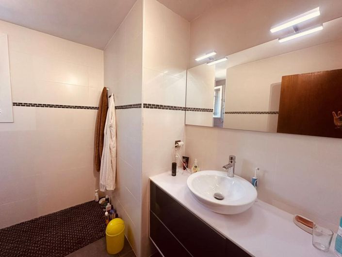 Image No.19-3 Bed House for sale