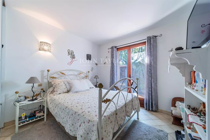 Image No.10-4 Bed House for sale