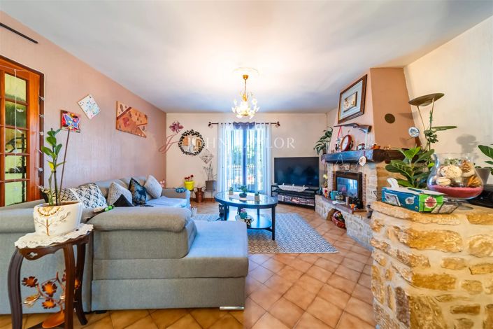 Image No.13-4 Bed House for sale