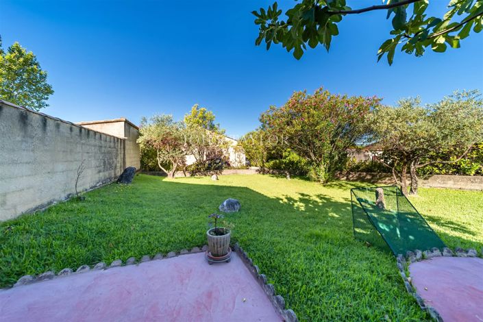 Image No.3-4 Bed House for sale