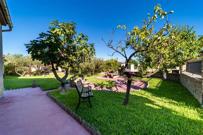 Image No.6-4 Bed House for sale