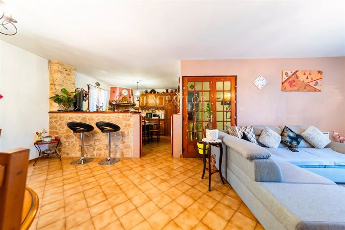 Image No.7-4 Bed House for sale