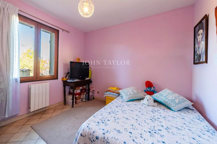 Image No.9-4 Bed House for sale