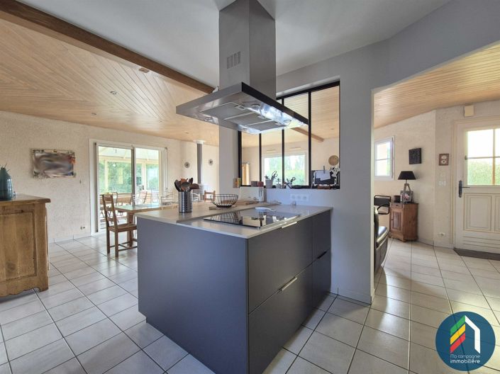 Image No.6-3 Bed House for sale