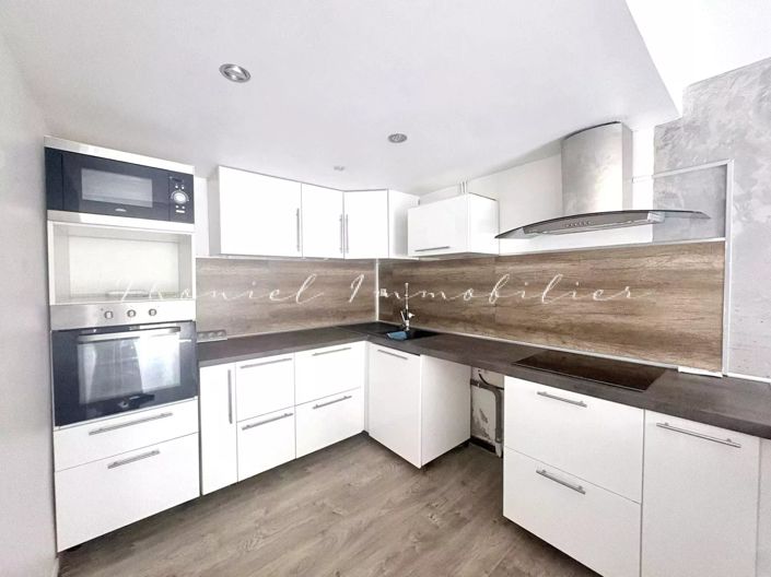 Image No.6-2 Bed House for sale